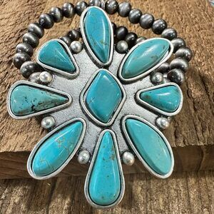 Handmade Navajo Turquoise Stretch Bracelet 711287 Unique Design